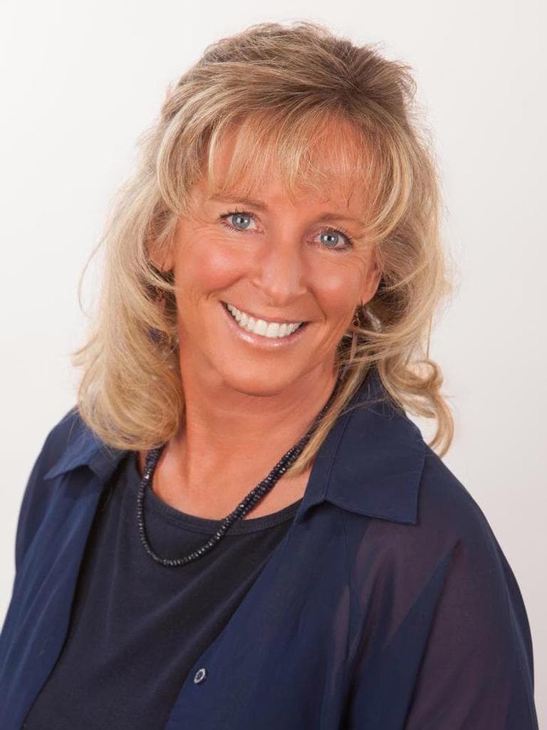 LORI Elworthy - Gallery Photo
