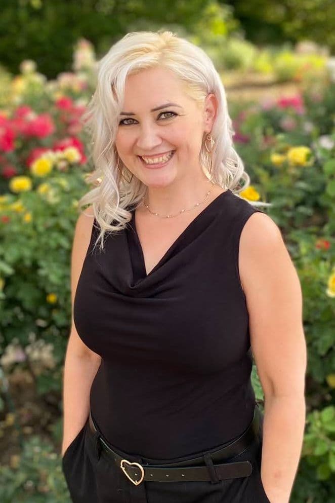 Amber Mangel - Gallery Photo