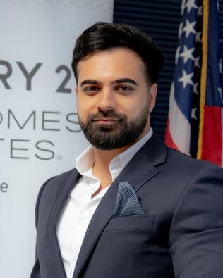 Vugar Hasanov - Gallery Photo