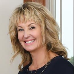 Beth Livingston - Agent in Lake Oswego, OR