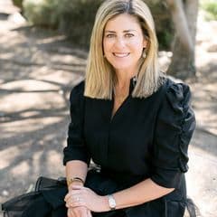 Elizabeth Bird in Manhattan Beach, CA