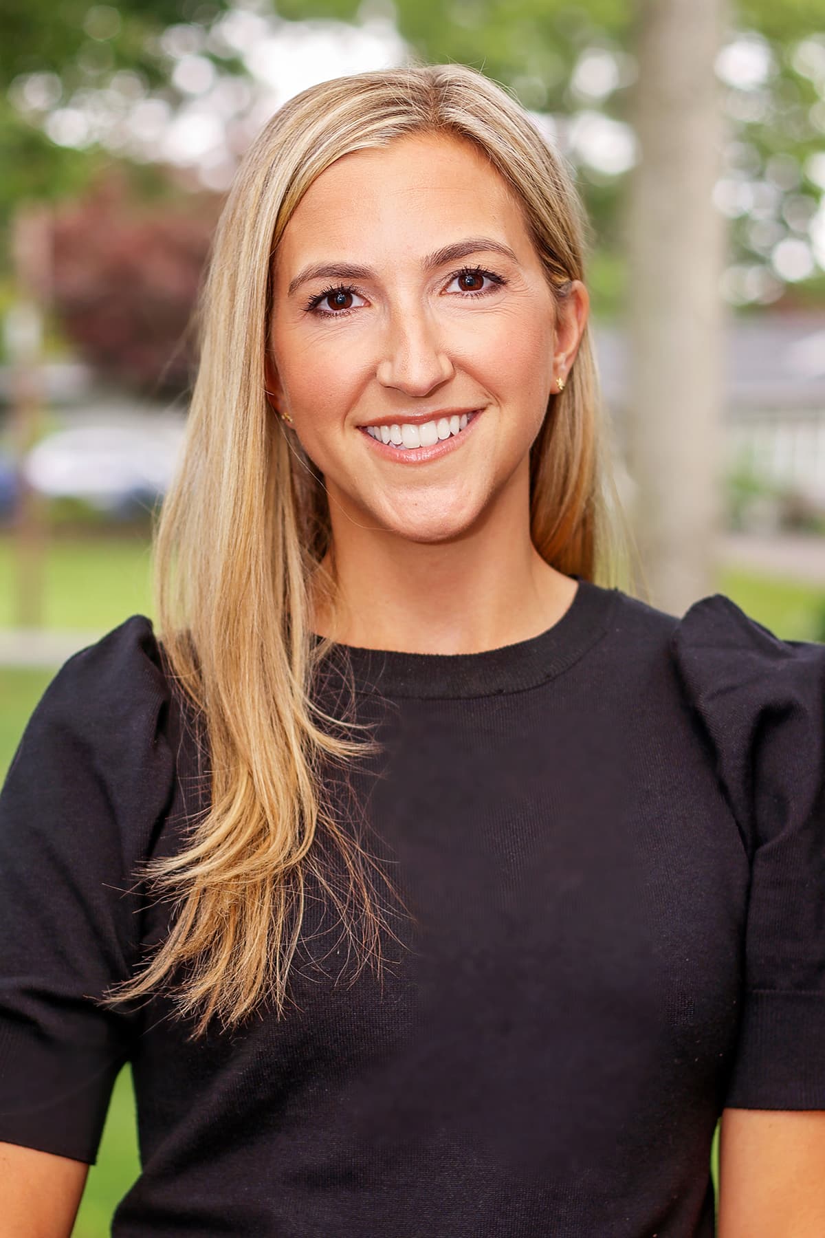 Alina Rossi - Sales Associate in Syosset, NY