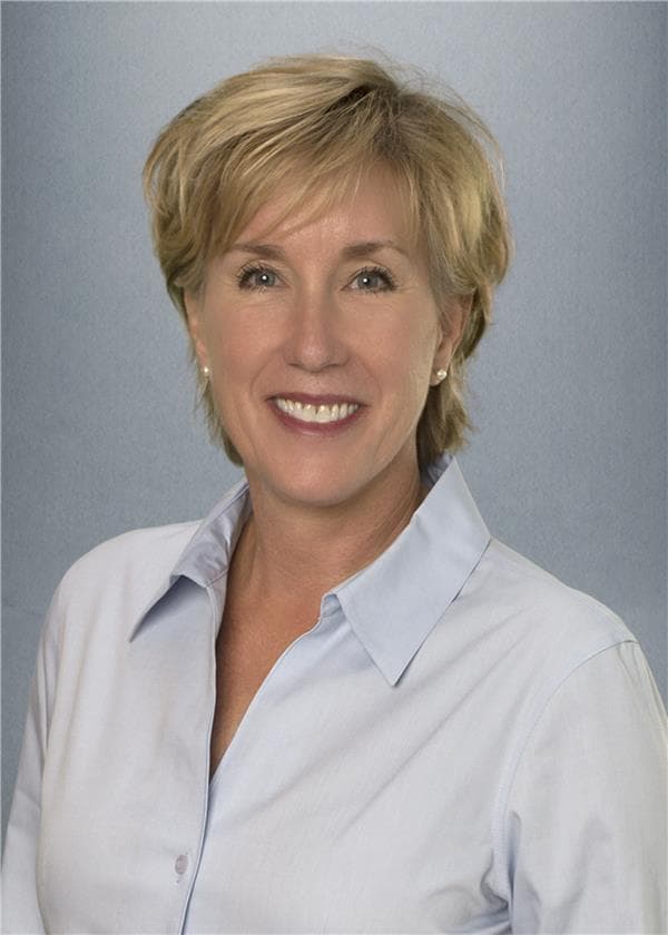 Holly Schramm - Sales Associate in Burien, WA