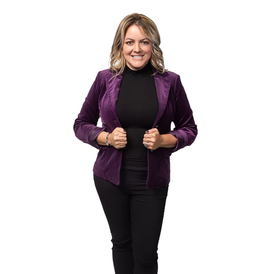 Christi Arnold - Associate in Oak Hills, CA