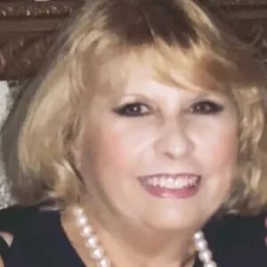 Vivian Sanchez - Realtor Associate in FL