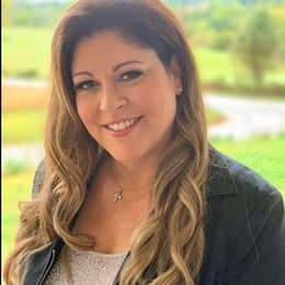 Kayci Cicchillo - Agent in Smithville, TN