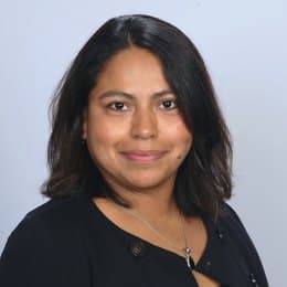 Bessy Canales - Agent in Sycamore, IL