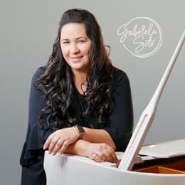 Gabriela Soto - Agent