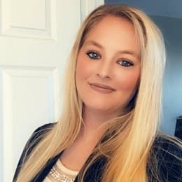 Markee Groves - Realtor in Houston, TX