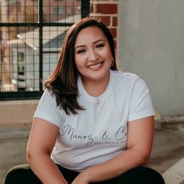Natali Munoz - Agent in VA