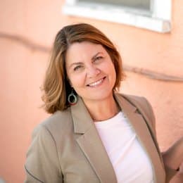 Pam Hesse - Agent in Wichita, KS