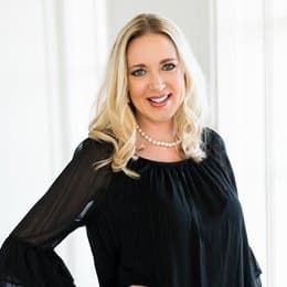 Scarlett Wolter - Broker in Edna, TX