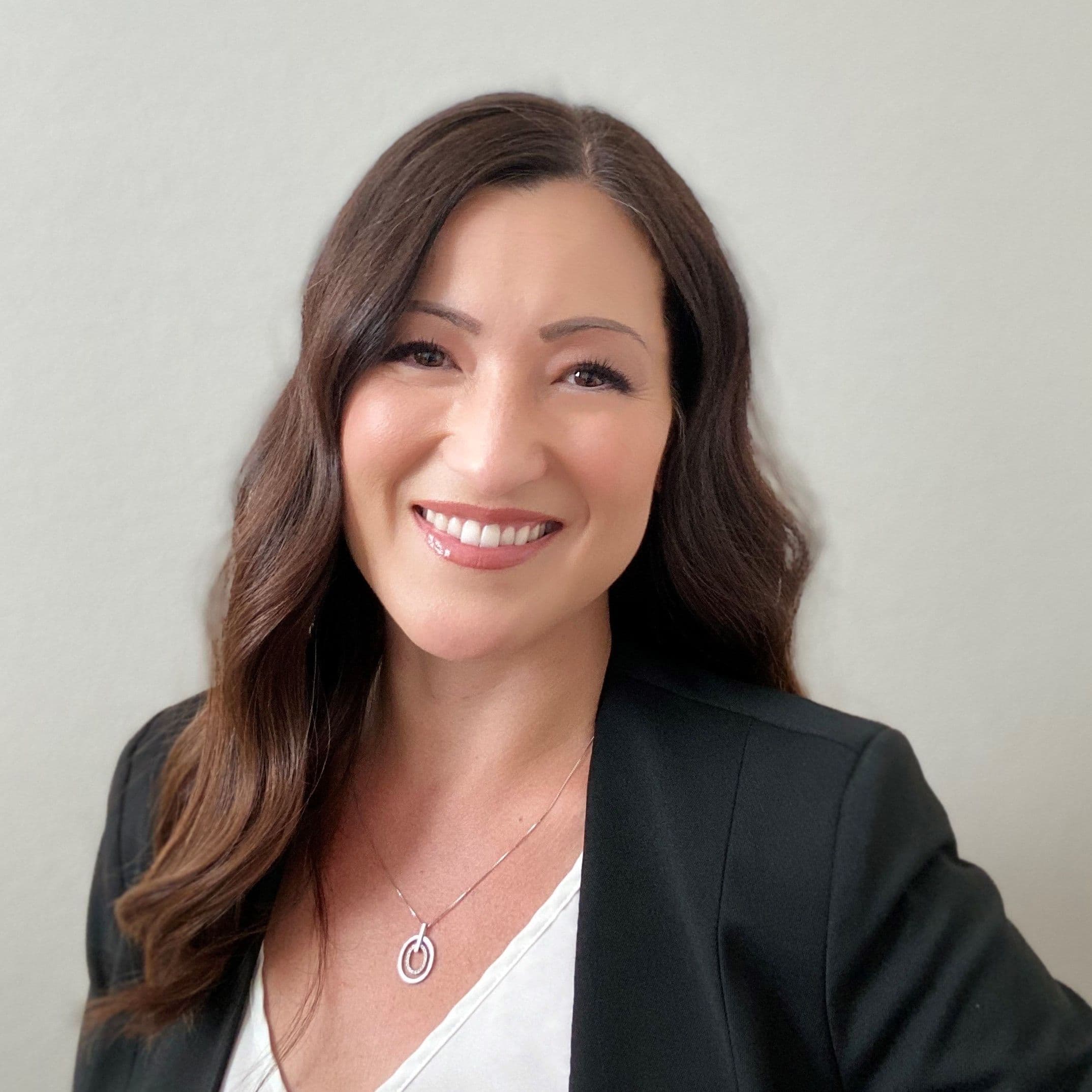 New American Funding - Mari Medina - Sr. Loan Consultant | NMLS # 892529