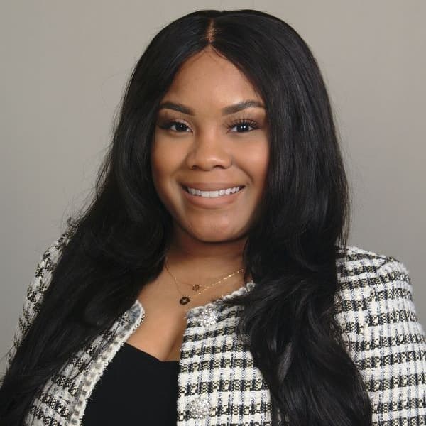 New American Funding - Shayna Baker - Loan Consultant | NMLS # 2450029