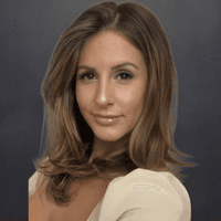 Roxanna Beyer - Loan Officer in Irvine, CA