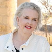 Linda Davidson - Branch Manager | NMLS# 226135 in Plano, TX