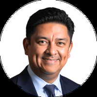 Julio Estrada - Branch Manager | NMLS #284010 in Rockville, MD