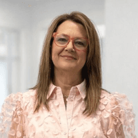 Julie Smallwood - Senior Mortgage Banker in Stauton, VA