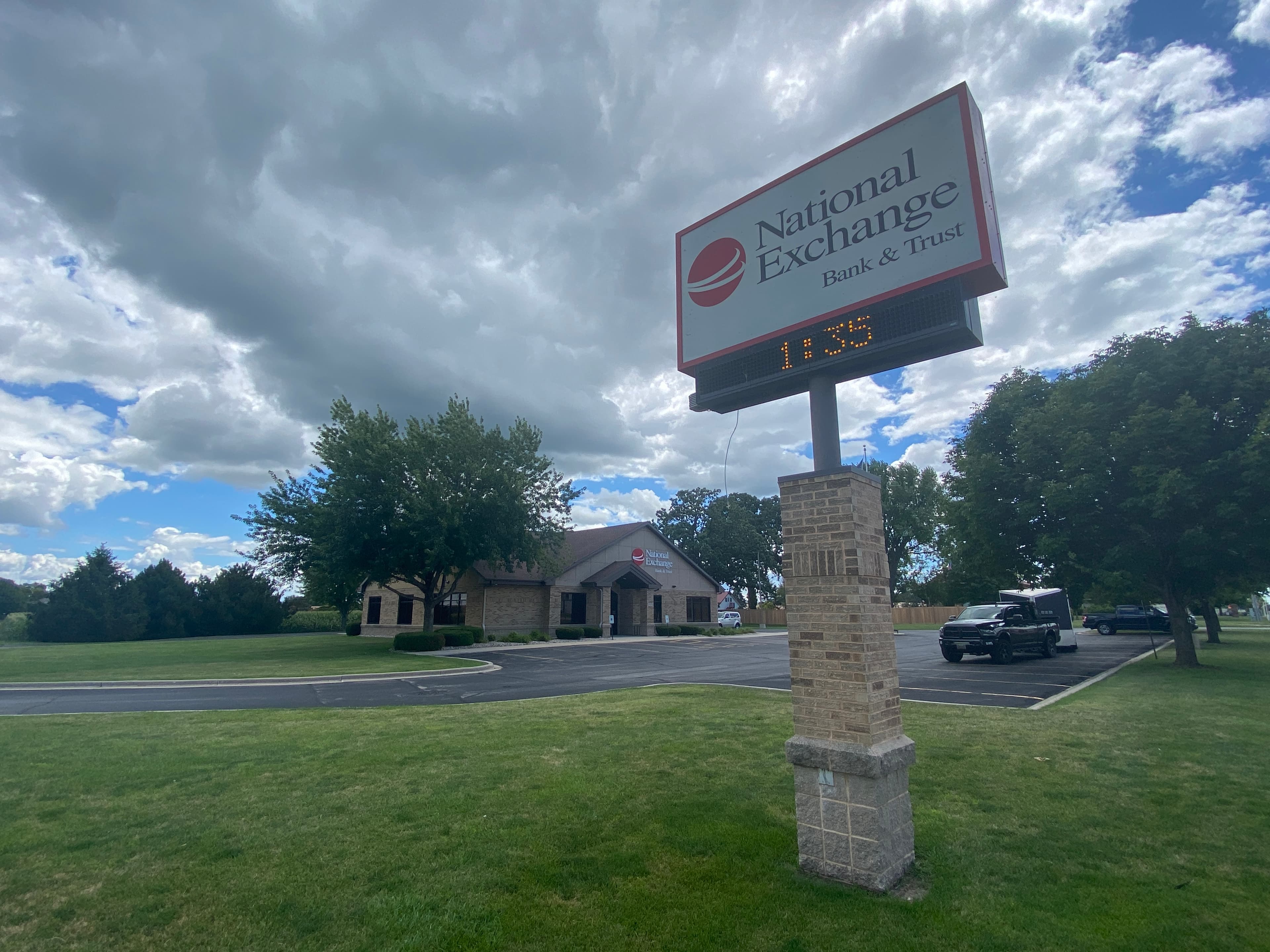 National Exchange Bank & Trust - Beaver Dam - Gallery Photo