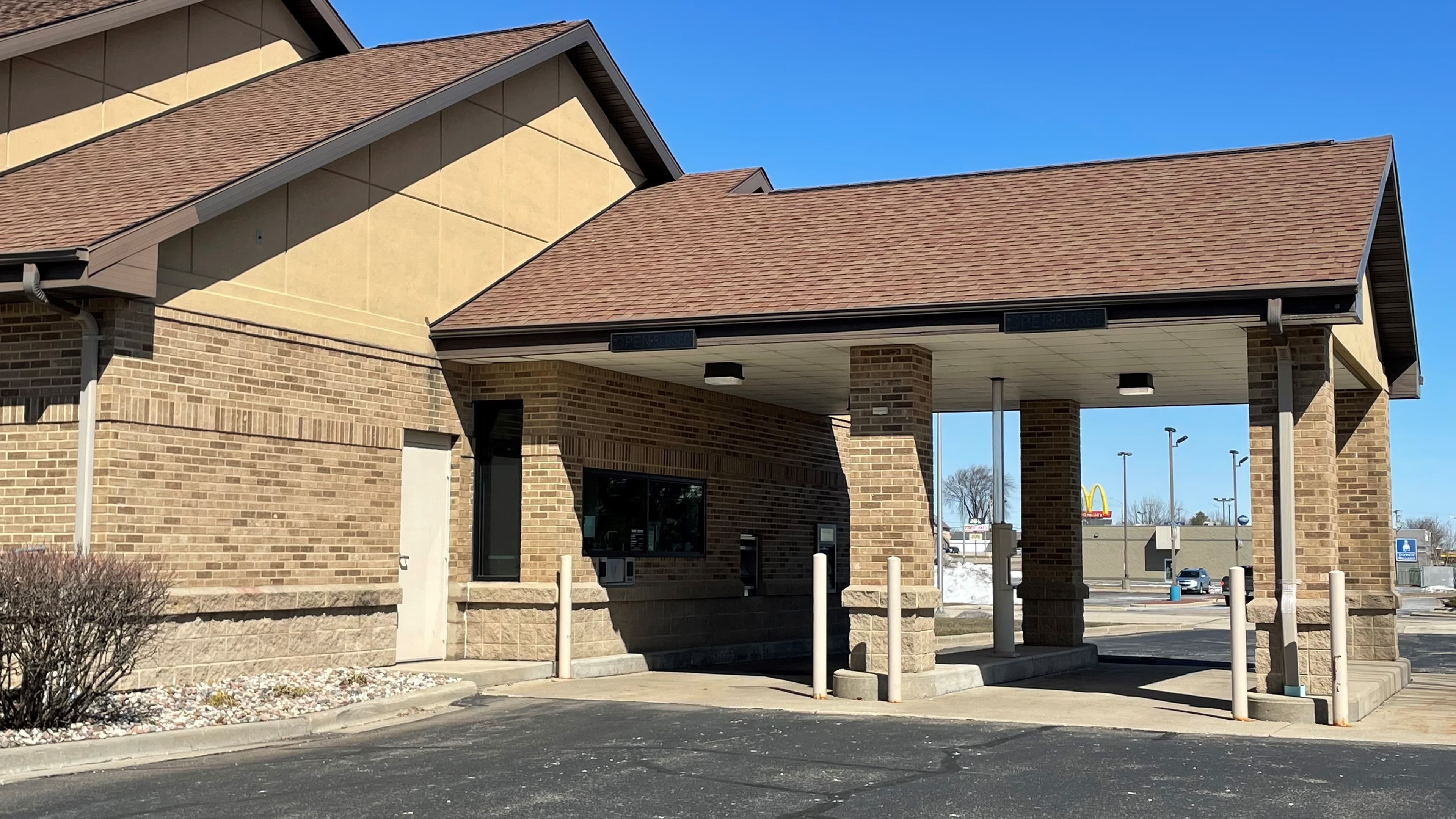 National Exchange Bank & Trust - Beaver Dam - Gallery Photo