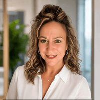 Lynn Reilly - Salesperson in Andover, NJ