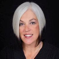Angela Hayes - Loan Officer in Addison, TX