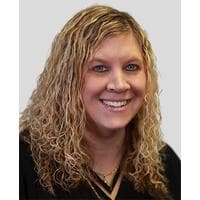 Wendy Ruiz at CrossCountry Mortgage - Originating Branch Manager | NMLS #218548 in Painesville, OH