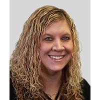 Wendy Ruiz at CrossCountry Mortgage - Originating Branch Manager | NMLS #218548 in Painesville, OH