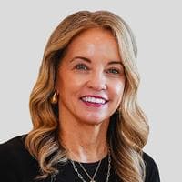 Jolene Moore at CrossCountry Mortgage - Regional Vice President/Branch Manager | NMLS #448601 in Fairfax, VA
