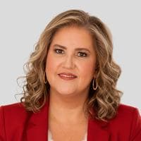 Julia Hill at CrossCountry Mortgage - Branch Manager | NMLS #403732 in Williston, ND
