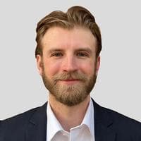 Evan Hastings at CrossCountry Mortgage - Branch Manager | NMLS #1664660 in Eugene, OR