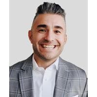 Nestor Diaz at CrossCountry Mortgage - Senior Loan Officer | NMLS #2171748 in Bothell, WA