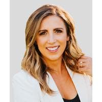 Lindsay Doerr at CrossCountry Mortgage - Mortgage Consultant | NMLS #2703230 in St. Louis, MO
