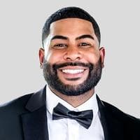 Damon Washington at CrossCountry Mortgage - Senior Loan Officer | NMLS #1900194 in Cleveland, OH