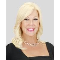 Donna Whitman at CrossCountry Mortgage - Originating Branch Manager | NMLS #215726 in Houston, TX
