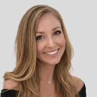 Meredith Stuebbe at CrossCountry Mortgage - Senior Loan Officer | NMLS #2724636 in Cleveland, OH