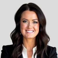 Lacey Moores at CrossCountry Mortgage - SVP of Mortgage Lending | NMLS #681629 in Lees Summit, MO