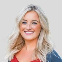 Maya Davis at CrossCountry Mortgage - Loan Officer | NMLS #2268485 in Lacey, WA
