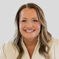 Lacy Oliphant at CrossCountry Mortgage - Senior Loan Officer | NMLS #1608021 in Overland Park, KS