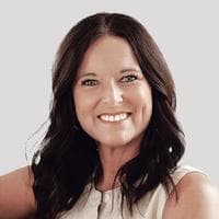 Lindsay Worth at CrossCountry Mortgage - Originating Branch Manager | NMLS #1134769 in Sedalia, MO