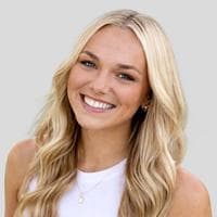 Kalie Bloom at CrossCountry Mortgage - Senior Loan Officer | NMLS #2813148 in Traverse City, MI