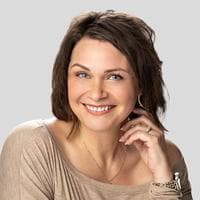 Hollie Bean at CrossCountry Mortgage - Loan Officer | NMLS #1993890 in Cody, WY