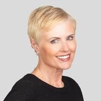Meredith Lewis at CrossCountry Mortgage - Senior Loan Officer | NMLS #187684 in Peabody, MA