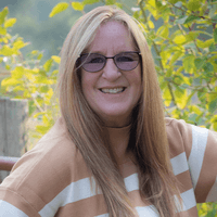 April Danielle Brown - Mortgage Loan Originator in Wenatchee, WA