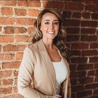 Selena Jones - Regional Manager & Senior Loan Officer in Louisville, KY