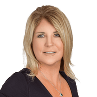 Lori Robinson - Real Estate Professional in Canyon Lake, CA