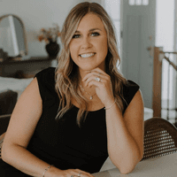 New American Funding - Victoria Adkins - Loan Consultant | NMLS # 2018724 in Cedar Rapids, IA