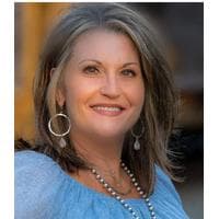 Renea Veach - realtor in Dickson, TN