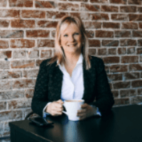 Didi Pache' - Sales Associate in Omaha, NE