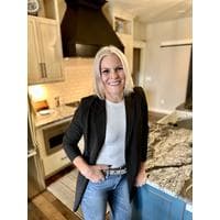 Chelsey Erickson - Broker Associate in Sioux Falls, SD